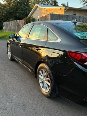 Black 2019 Hyundai SONATA SE