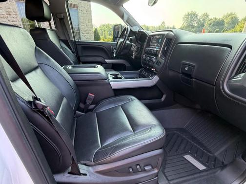 White 2018 Chevrolet Silverado 2500 LTZ