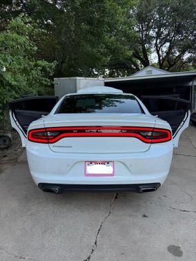 White 2015 Dodge Charger SE