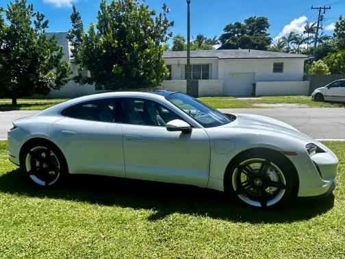 2022 Porsche Taycan 4S