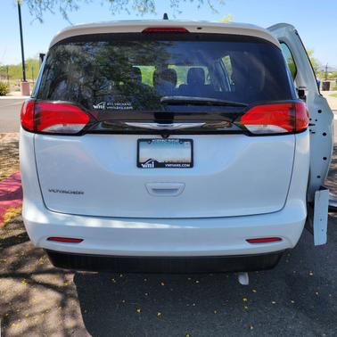 2022 Chrysler Voyager LX