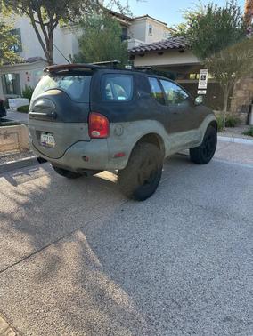 Black 2000 Isuzu VehiCROSS Base