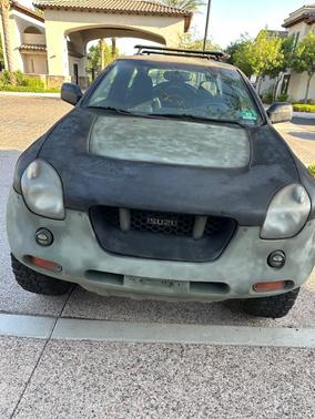 Black 2000 Isuzu VehiCROSS Base