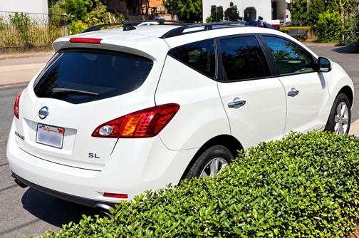 White 2009 Nissan Murano SL