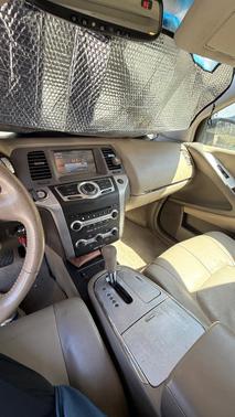 White 2009 Nissan Murano SL