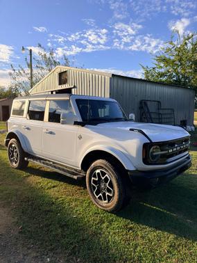 White 2024 Ford Bronco Outer Banks