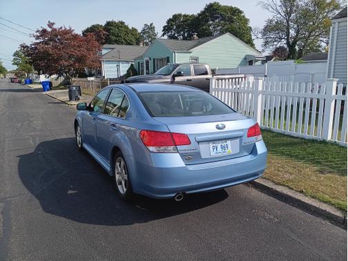 2010 Subaru Legacy 2.5 i