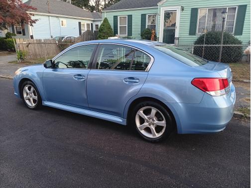 2010 Subaru Legacy 2.5 i