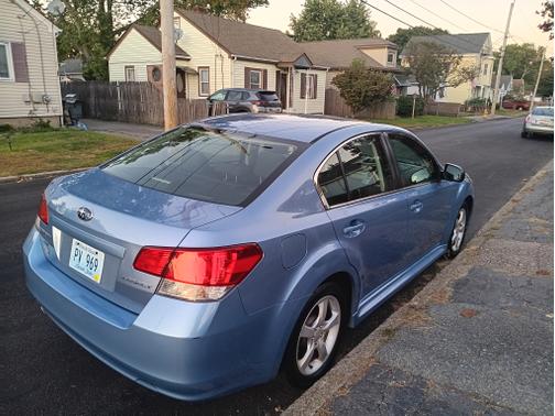 2010 Subaru Legacy 2.5 i
