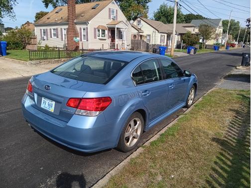 2010 Subaru Legacy 2.5 i