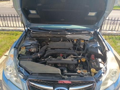2010 Subaru Legacy 2.5 i
