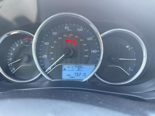 White 2015 Toyota Corolla L