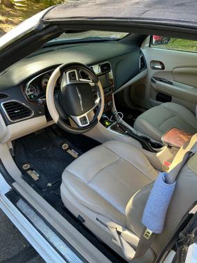 White 2012 Chrysler 200 Limited