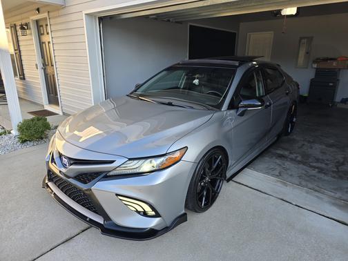 Silver 2018 Toyota Camry XSE
