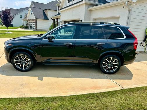 2018 Volvo XC90 T6 Momentum