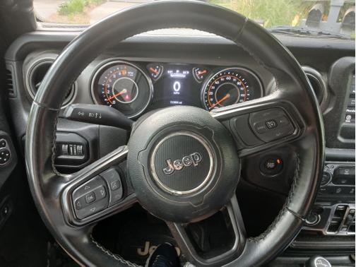 Black 2022 Jeep Gladiator Sport S