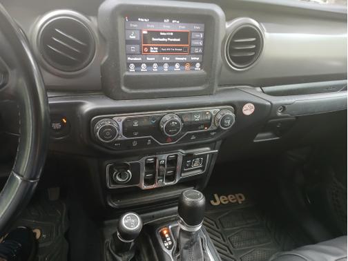Black 2022 Jeep Gladiator Sport S