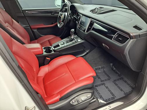 2018 Porsche Macan Macan S