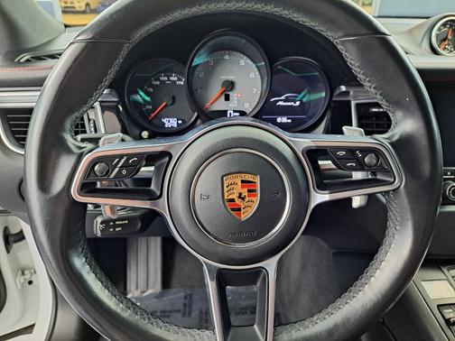 2018 Porsche Macan Macan S