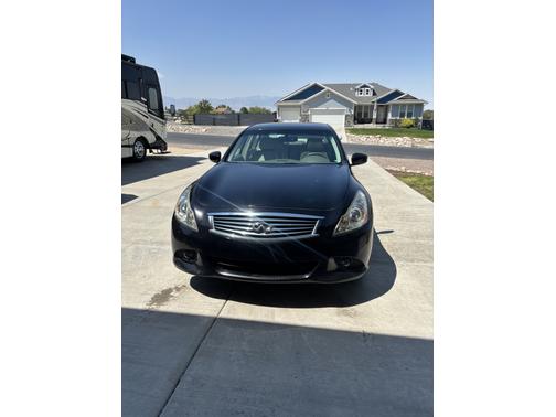 2011 INFINITI G37x Base