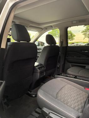 Silver 2022 Nissan Pathfinder SV
