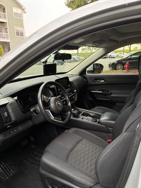 Silver 2022 Nissan Pathfinder SV