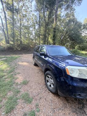 Blue 2014 Honda Pilot LX