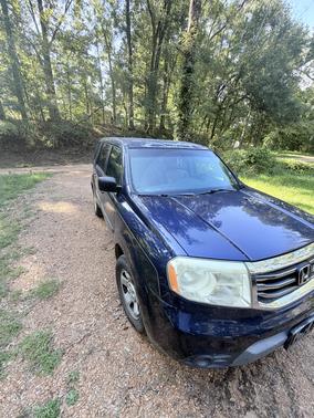 Blue 2014 Honda Pilot LX