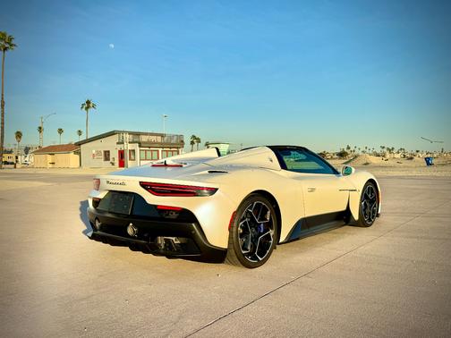 White 2023 Maserati MC20 Cielo