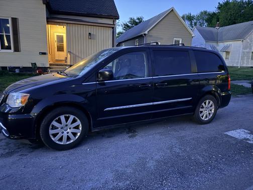 Black 2016 Chrysler Town & Country Touring