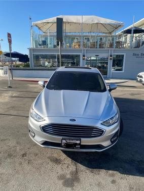 Silver 2019 Ford Fusion SE