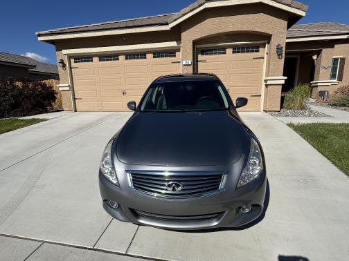 2013 INFINITI G37 x