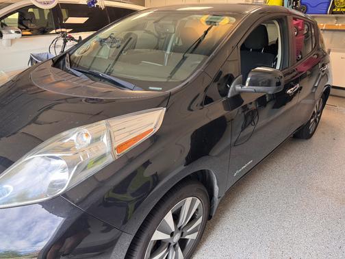 Black 2015 Nissan Leaf SL