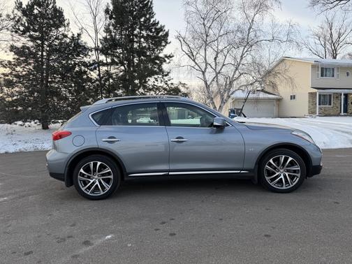 2017 INFINITI QX50 Base