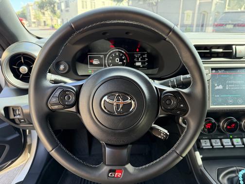 2025 Toyota GR86 Premium