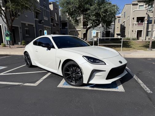 2025 Toyota GR86 Premium