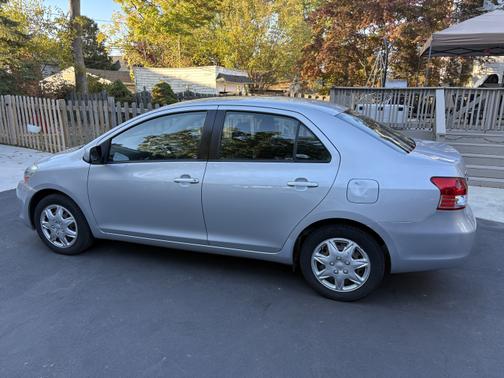 2009 Toyota Yaris Base