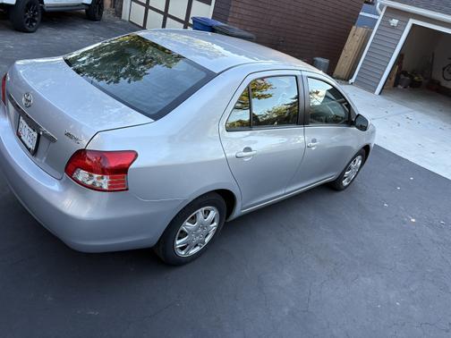 2009 Toyota Yaris Base
