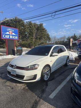 2015 Volkswagen Golf GTI 2.0T SE 4-Door