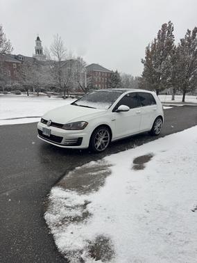 2015 Volkswagen Golf GTI 2.0T SE 4-Door