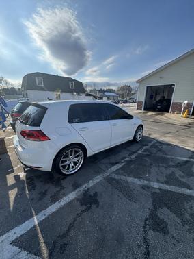 2015 Volkswagen Golf GTI 2.0T SE 4-Door