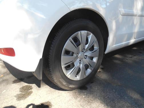 White 2014 Toyota Yaris LE