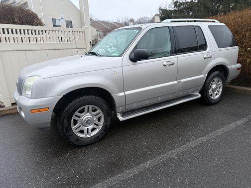 2004 Mercury Mountaineer Luxury