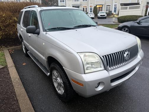 2004 Mercury Mountaineer Luxury
