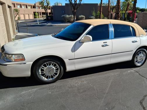 2009 Lincoln Town Car Signature Limited