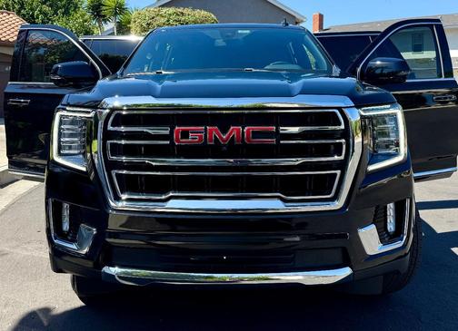 Black 2022 GMC Yukon SLT