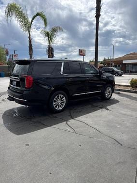 Black 2022 GMC Yukon SLT