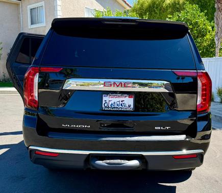 Black 2022 GMC Yukon SLT