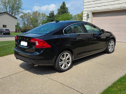 Black 2011 Volvo S60 T6
