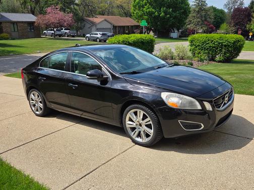 Black 2011 Volvo S60 T6